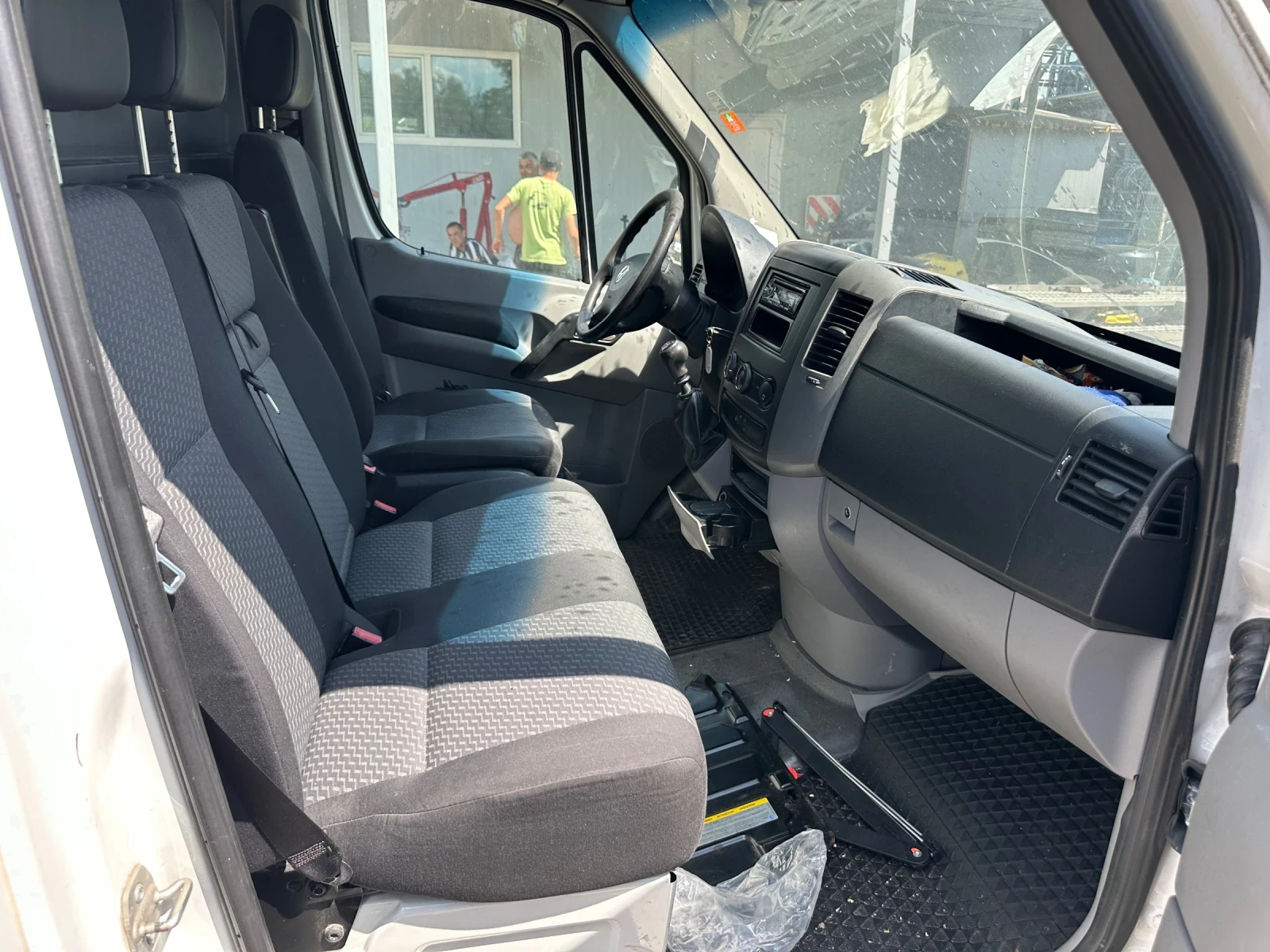 VW Crafter 2.0TDI, снимка 11 - Бусове и автобуси - 54960117