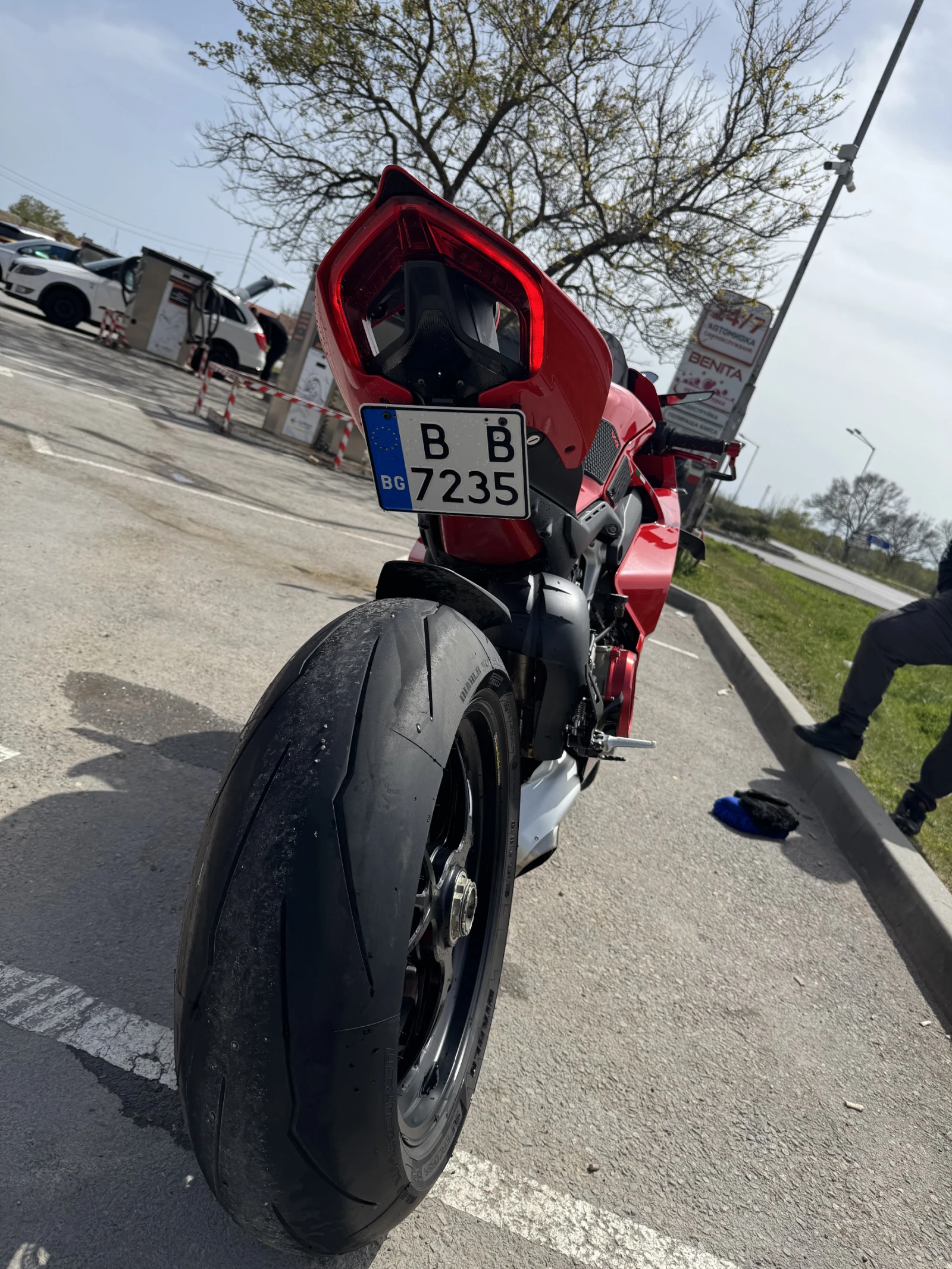 Ducati Panigale V4 S 2024 - изображение 5