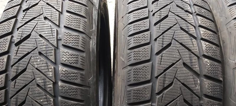 Гуми Зимни 215/65R16, снимка 3 - Гуми и джанти - 32571745