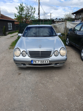 Mercedes-Benz E 200, снимка 3 - Автомобили и джипове - 45156499