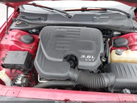 Dodge Challenger 3.6* V6* 8ZF* ПОДГРЕВ* КАМЕРА* КЕЙЛЕС* LANE* ASSIS - 17999 лв. / 9202.74 € - 46739239 12