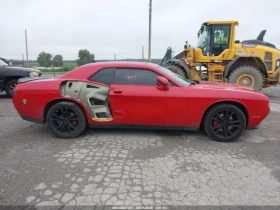 Dodge Challenger 3.6* V6* 8ZF* ПОДГРЕВ* КАМЕРА* КЕЙЛЕС* LANE* ASSIS - 17999 лв. / 9202.74 € - 46739239 5