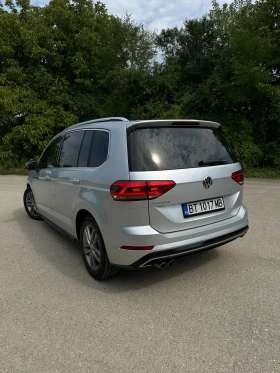 VW Touran R-Line КОЖА 190кс 6+ 1 автоматик  - 16500 € / 32271.19 лв. - 74217411 4