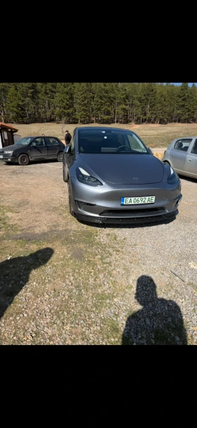 Tesla Model Y Dual Motor 4x4 Performance