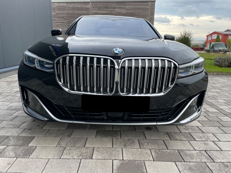 BMW 750 i xDrive, снимка 2 - Автомобили и джипове - 47533770