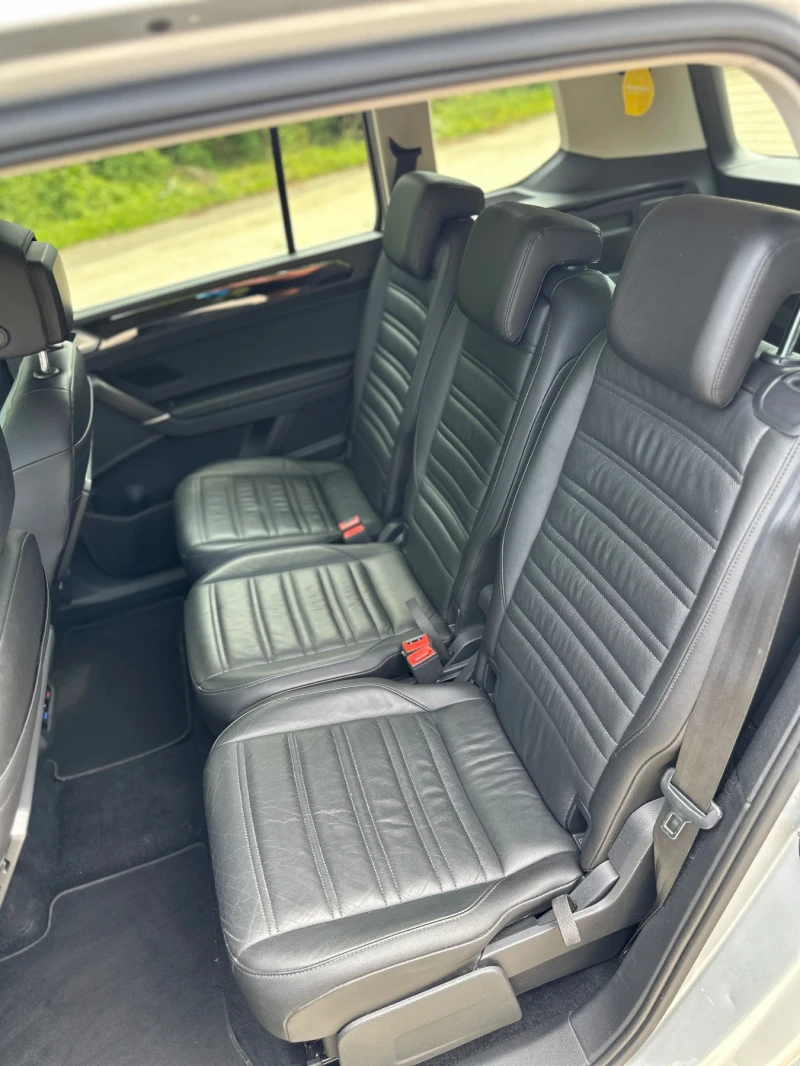 VW Touran R-Line КОЖА 190кс 6+ 1 автоматик , снимка 13 - Автомобили и джипове - 53056883