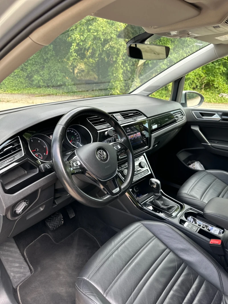 VW Touran R-Line КОЖА 190кс 6+ 1 автоматик , снимка 8 - Автомобили и джипове - 53056883