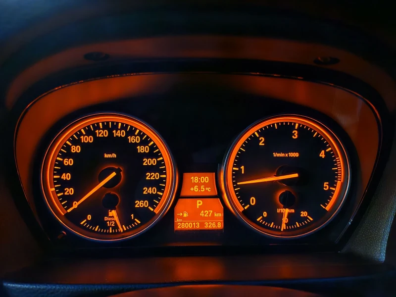 BMW 330 Xdrive LCI M pack , снимка 11 - Автомобили и джипове - 53491813