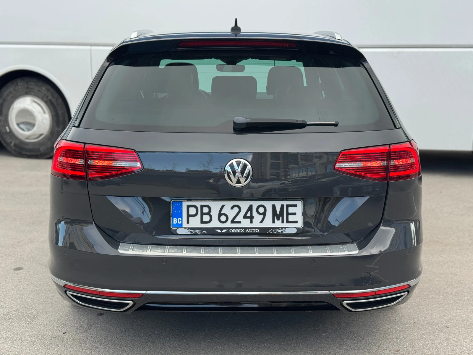 VW Passat R-LINE/ 4x4/ DIGITAL/ ВЪРНАТ ОТ ЛИЗИНГ - изображение 5