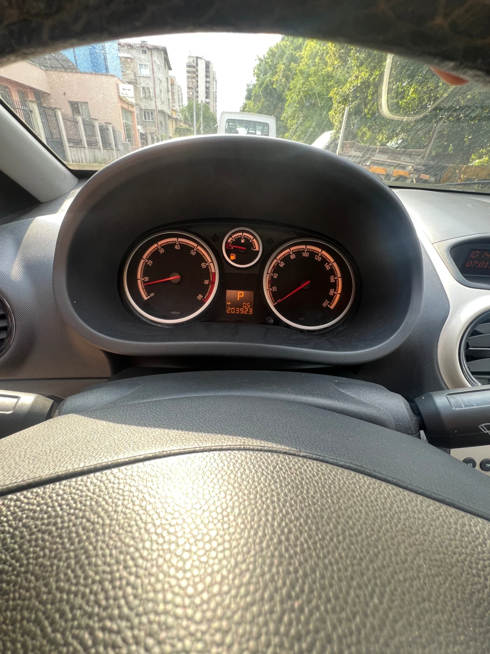 Opel Corsa 1.4 i Automat - изображение 10
