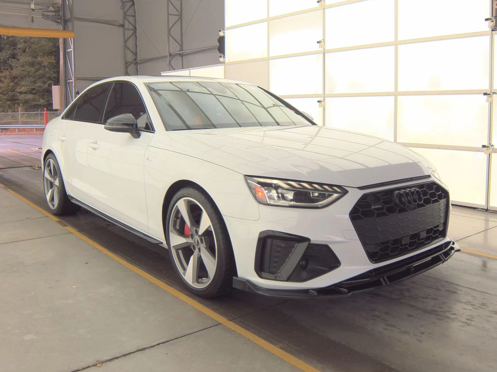 Audi A4 S line Premium Plus - изображение 3