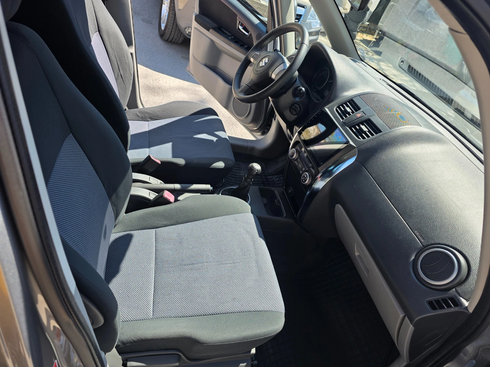 Suzuki SX4 1.6 4х4  42000км, снимка 13 - Автомобили и джипове - 54172675