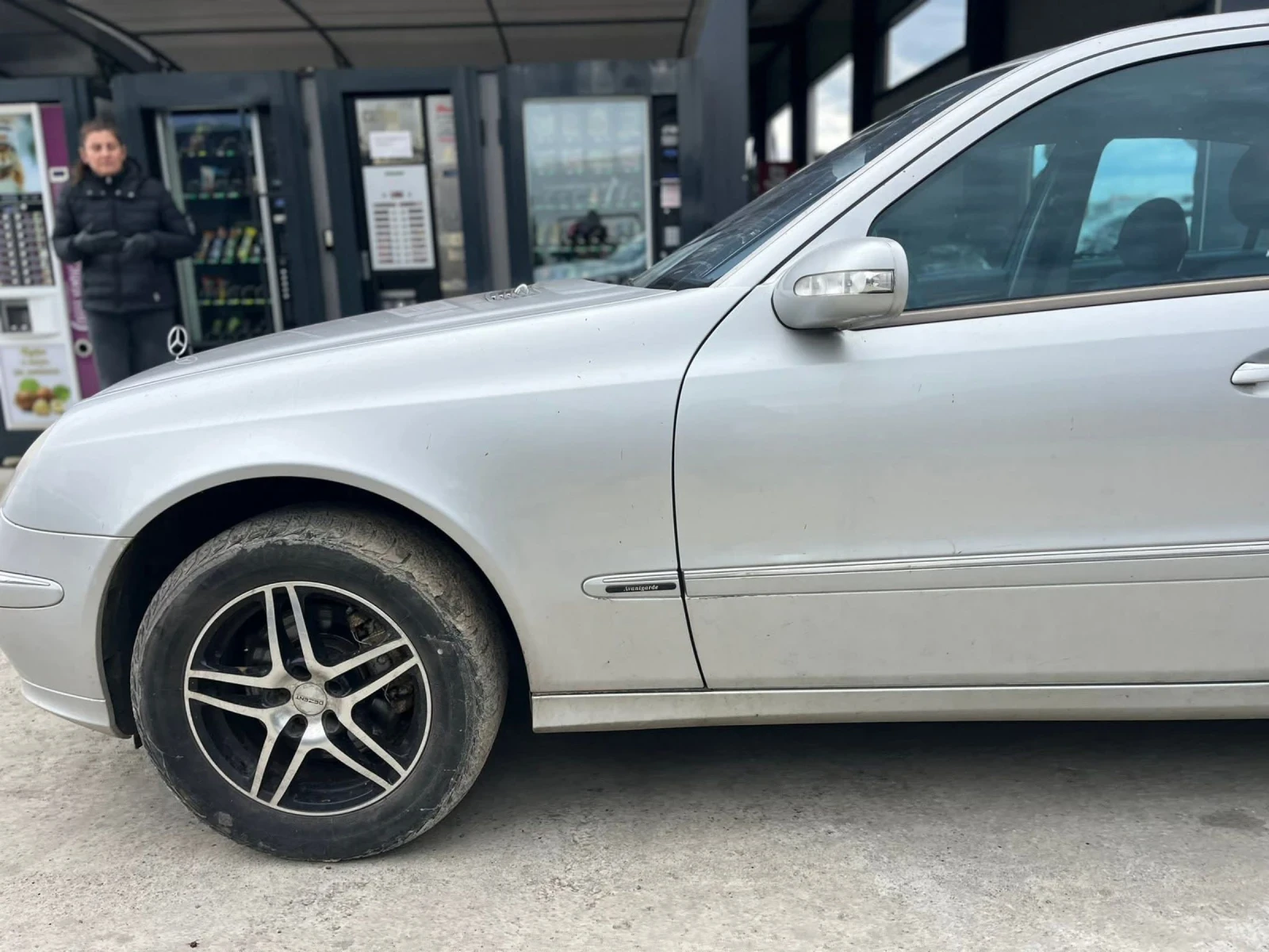 Mercedes-Benz E 240 4x4, снимка 3 - Автомобили и джипове - 54468363