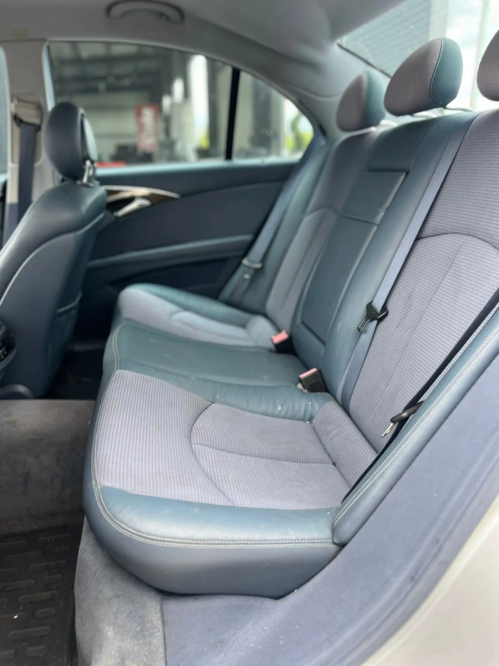 Mercedes-Benz E 240 4x4, снимка 12 - Автомобили и джипове - 54468363