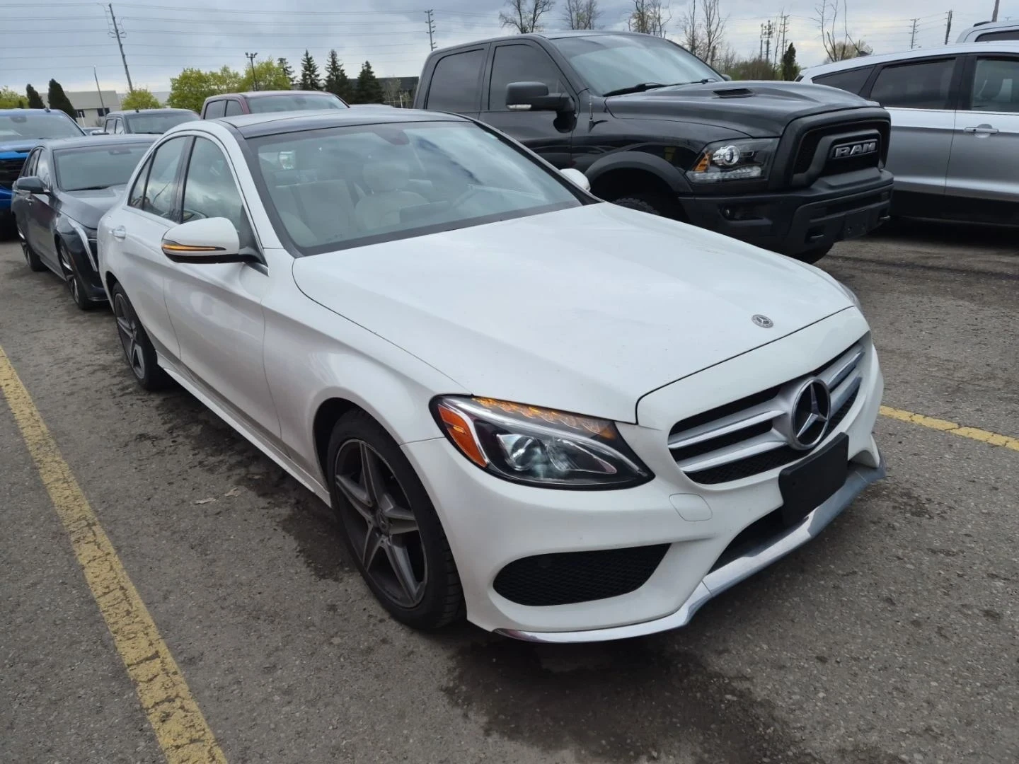 Mercedes-Benz C 300 AMG Line | Панорама | Keyless | AMG | Камера | , снимка 2 - Автомобили и джипове - 54476419