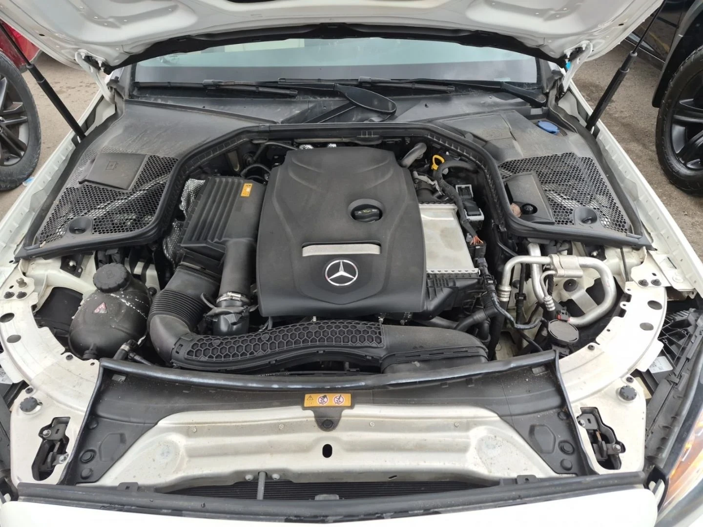 Mercedes-Benz C 300 AMG Line | Панорама | Keyless | AMG | Камера | , снимка 13 - Автомобили и джипове - 54476419