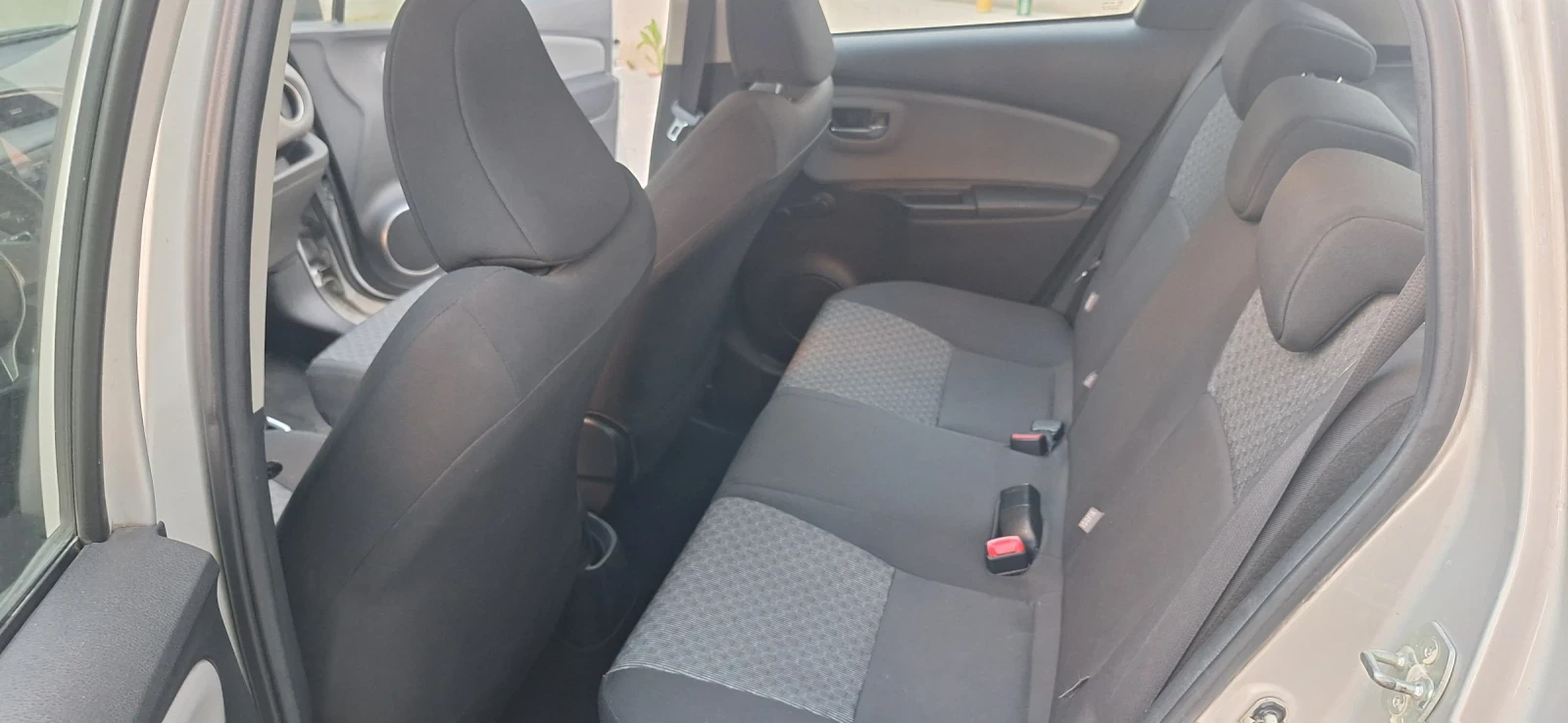 Toyota Yaris, снимка 6 - Автомобили и джипове - 54610397
