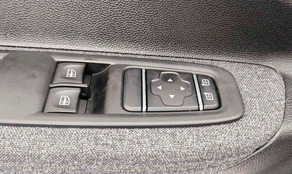 Renault Zoe 52kw/ 108к.с. КАПАРИРАН, снимка 17 - Автомобили и джипове - 54774098