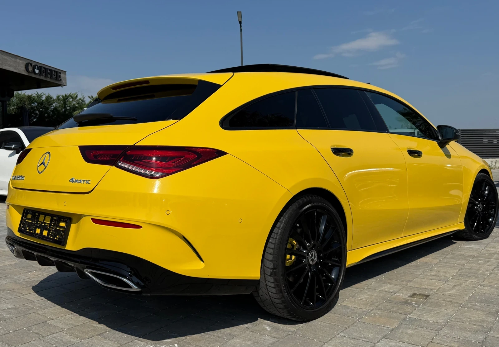 Mercedes-Benz CLA 220 AMG* 2023г* 4X4* FULL, снимка 5 - Автомобили и джипове - 55323871