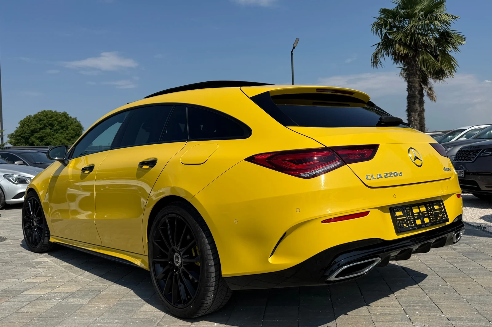 Mercedes-Benz CLA 220 AMG* 2023г* 4X4* FULL, снимка 3 - Автомобили и джипове - 55323871
