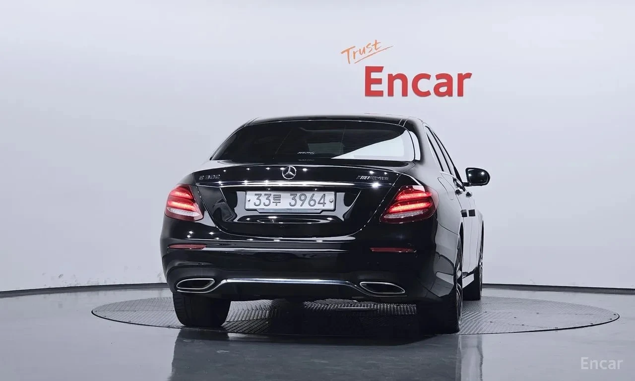 Mercedes-Benz E 300 AMG-PACK| MULTIBEAM| BURMESTER| ОБДУХВАНЕ| , снимка 4 - Автомобили и джипове - 56108024