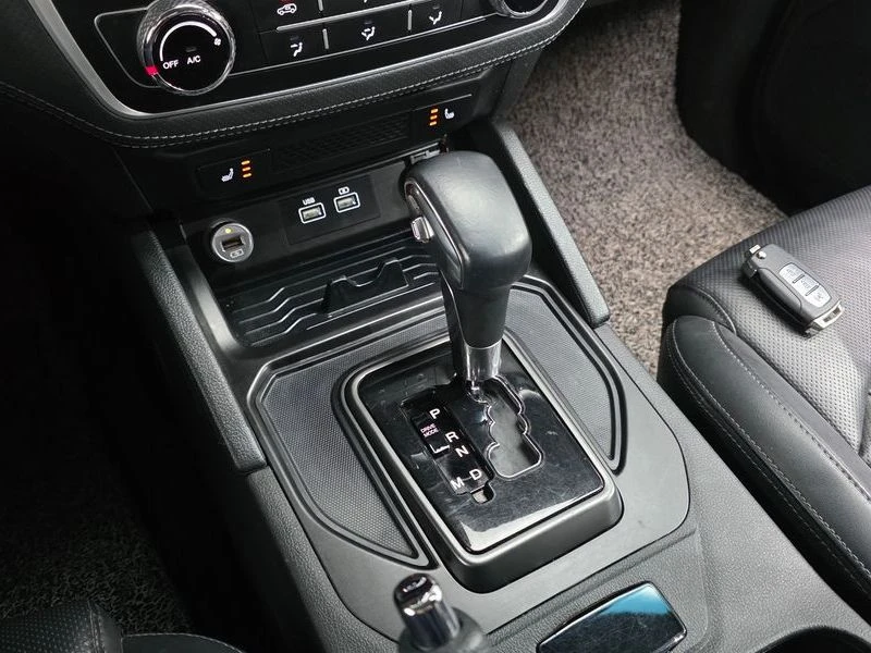 SsangYong Rexton, снимка 9 - Автомобили и джипове - 55748898