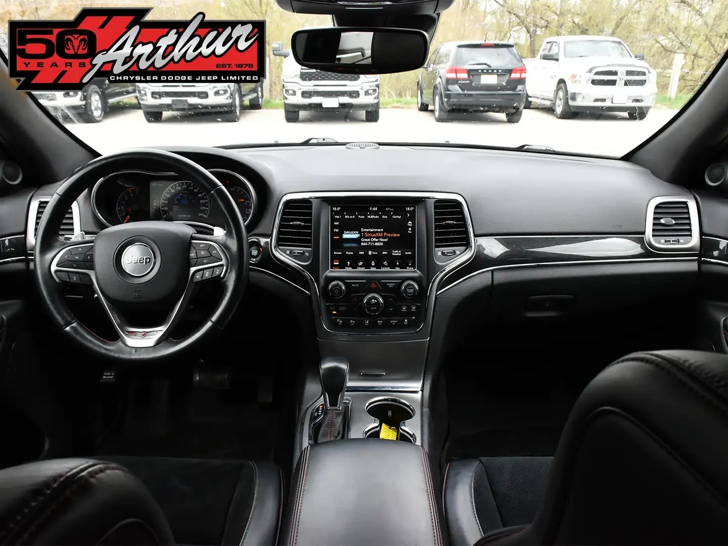 Jeep Grand cherokee TRAILHAWK / 5.7 HEMI / 4X4 / CARFAX / , снимка 9 - Автомобили и джипове - 54445743