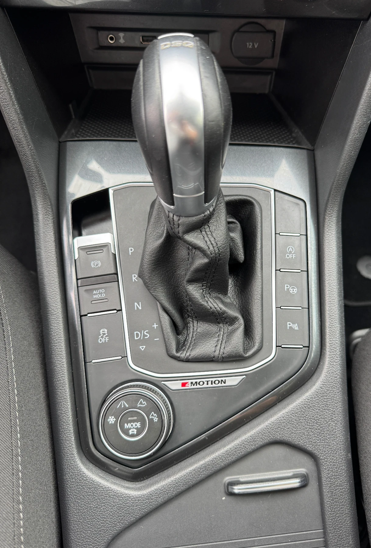 VW Tiguan 2.0TDI 4MOTION, снимка 6 - Автомобили и джипове - 54609921