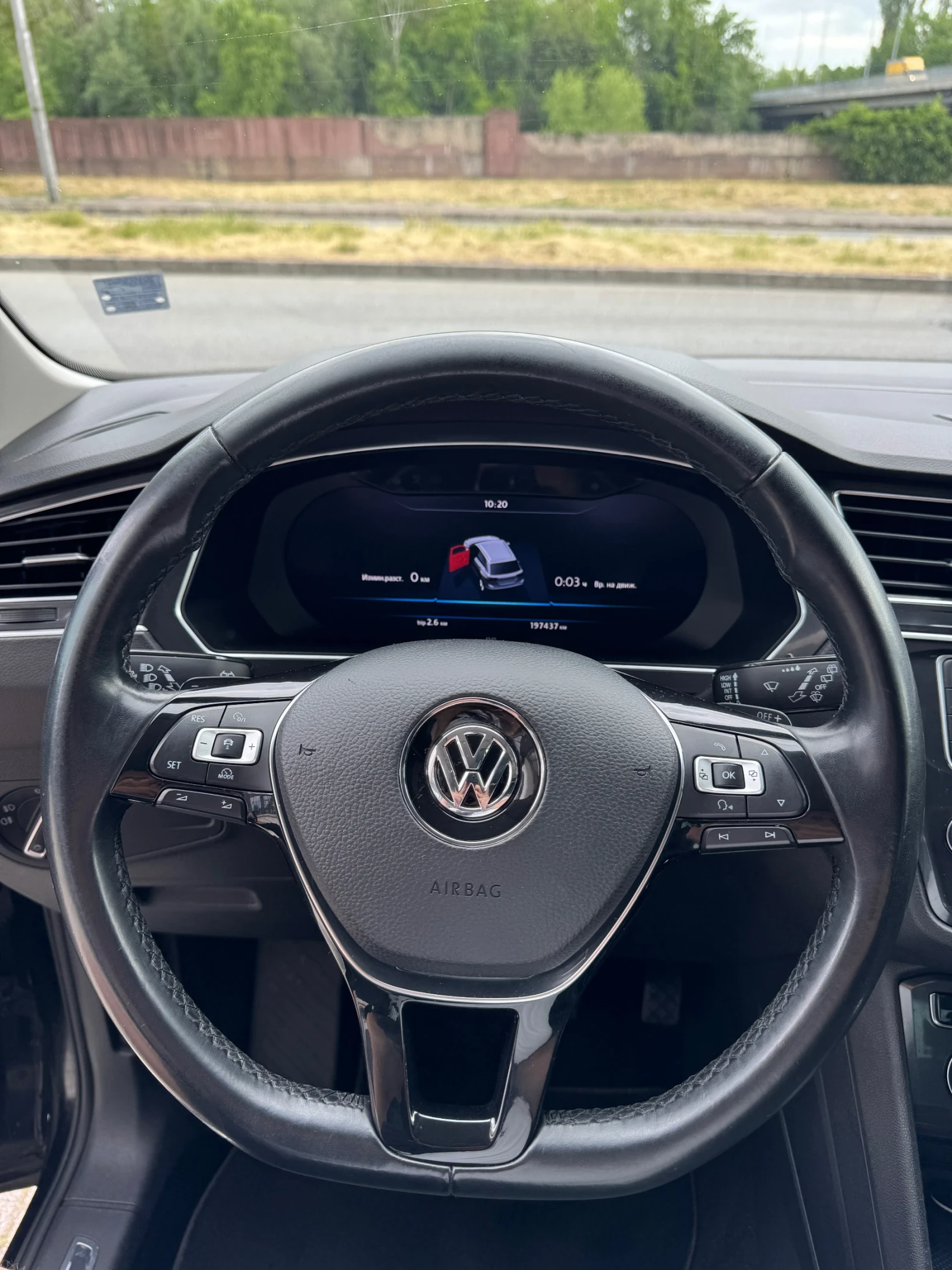 VW Tiguan 2.0TDI 4MOTION, снимка 5 - Автомобили и джипове - 54609921