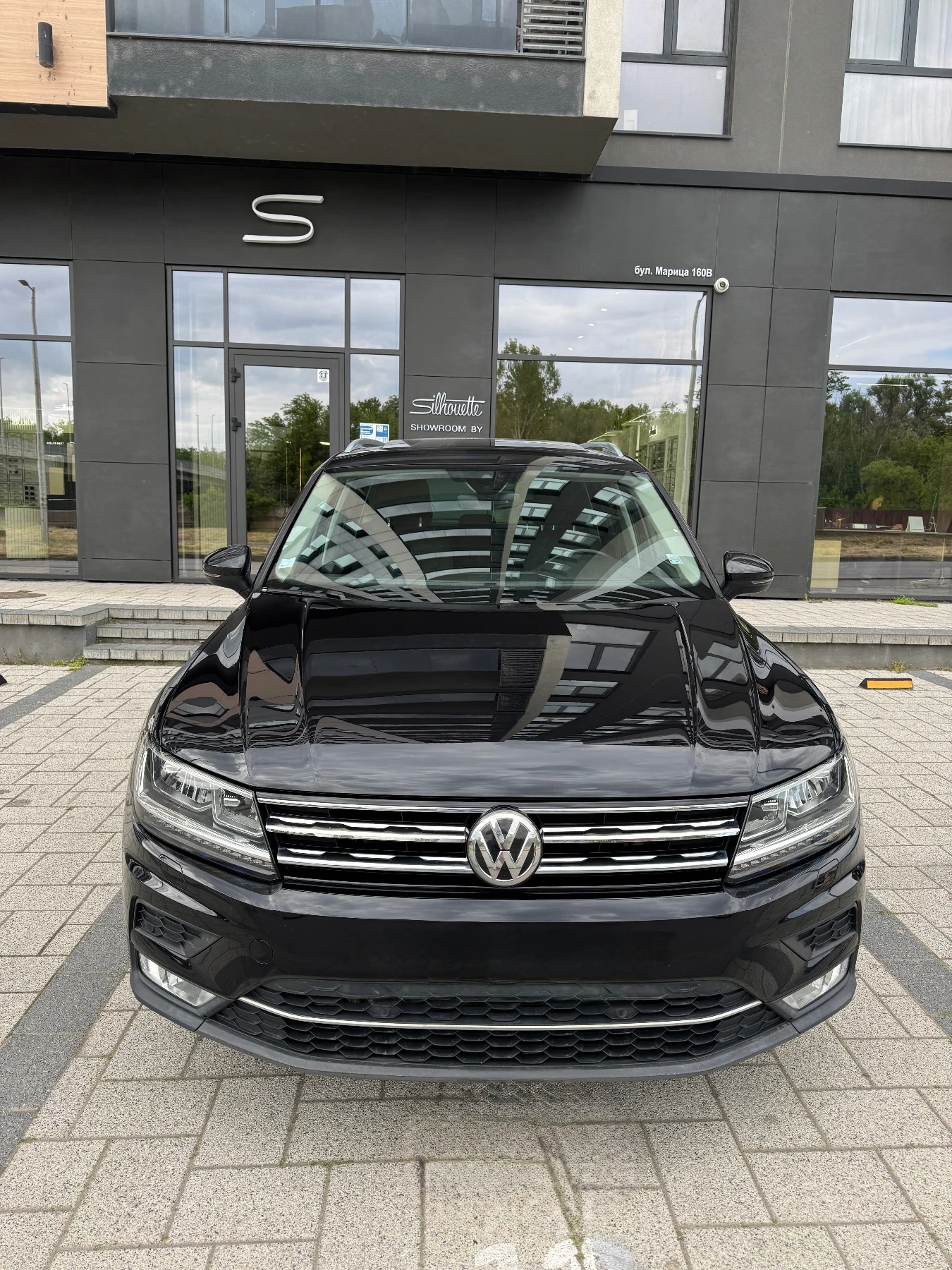 VW Tiguan 2.0TDI 4MOTION, снимка 2 - Автомобили и джипове - 54609921