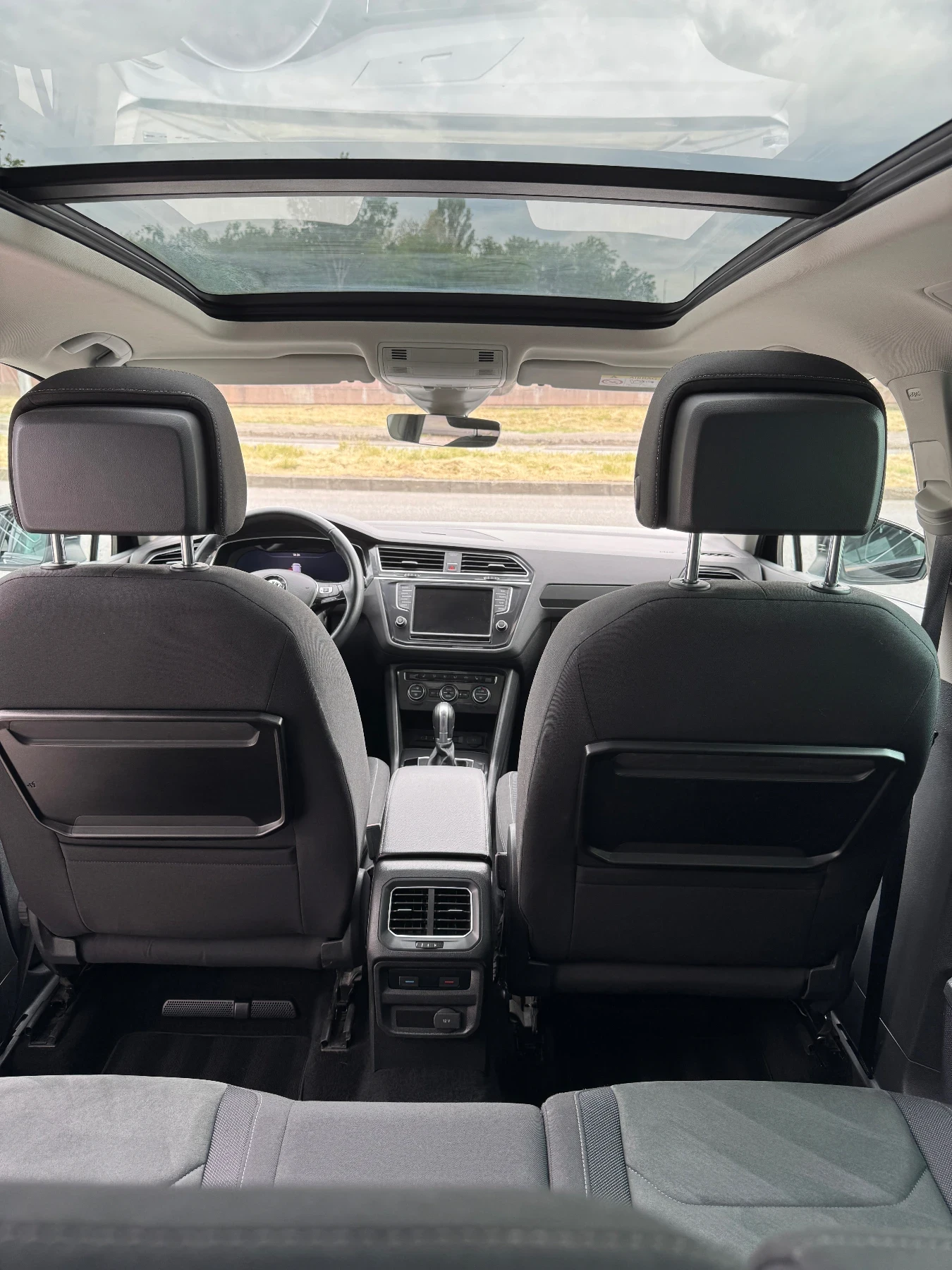 VW Tiguan 2.0TDI 4MOTION, снимка 8 - Автомобили и джипове - 54609921