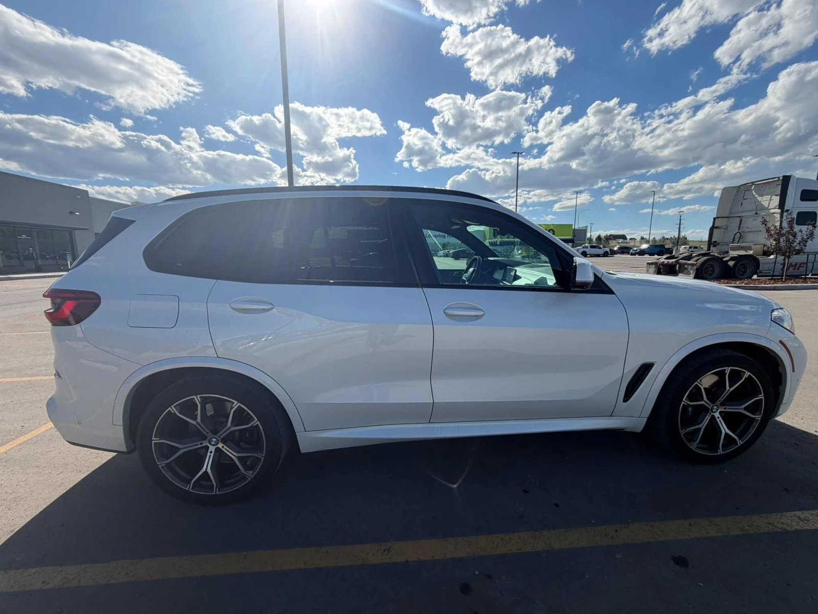 BMW X5 M-pkg | Laser  | Harman Kardon | HUD| 360| Въздух, снимка 7 - Автомобили и джипове - 55250154