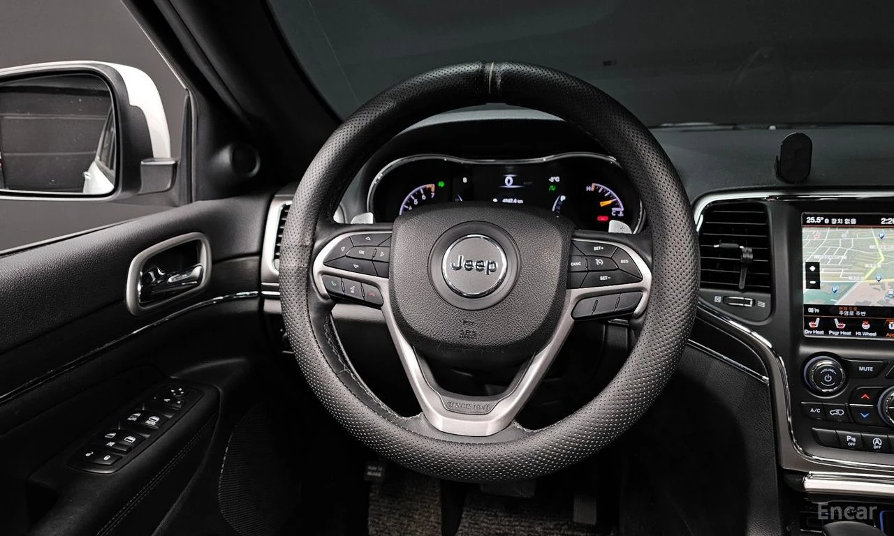 Jeep Grand cherokee 3.6* V6* 8ZF* ПОДГРЕВ* ОБДУХВАНЕ* КАМЕРА* КЕЙЛЕС* , снимка 7 - Автомобили и джипове - 55863606