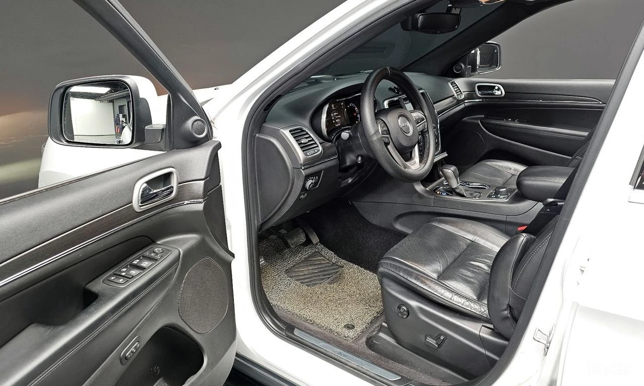 Jeep Grand cherokee 3.6* V6* 8ZF* ПОДГРЕВ* ОБДУХВАНЕ* КАМЕРА* КЕЙЛЕС* , снимка 5 - Автомобили и джипове - 55863606