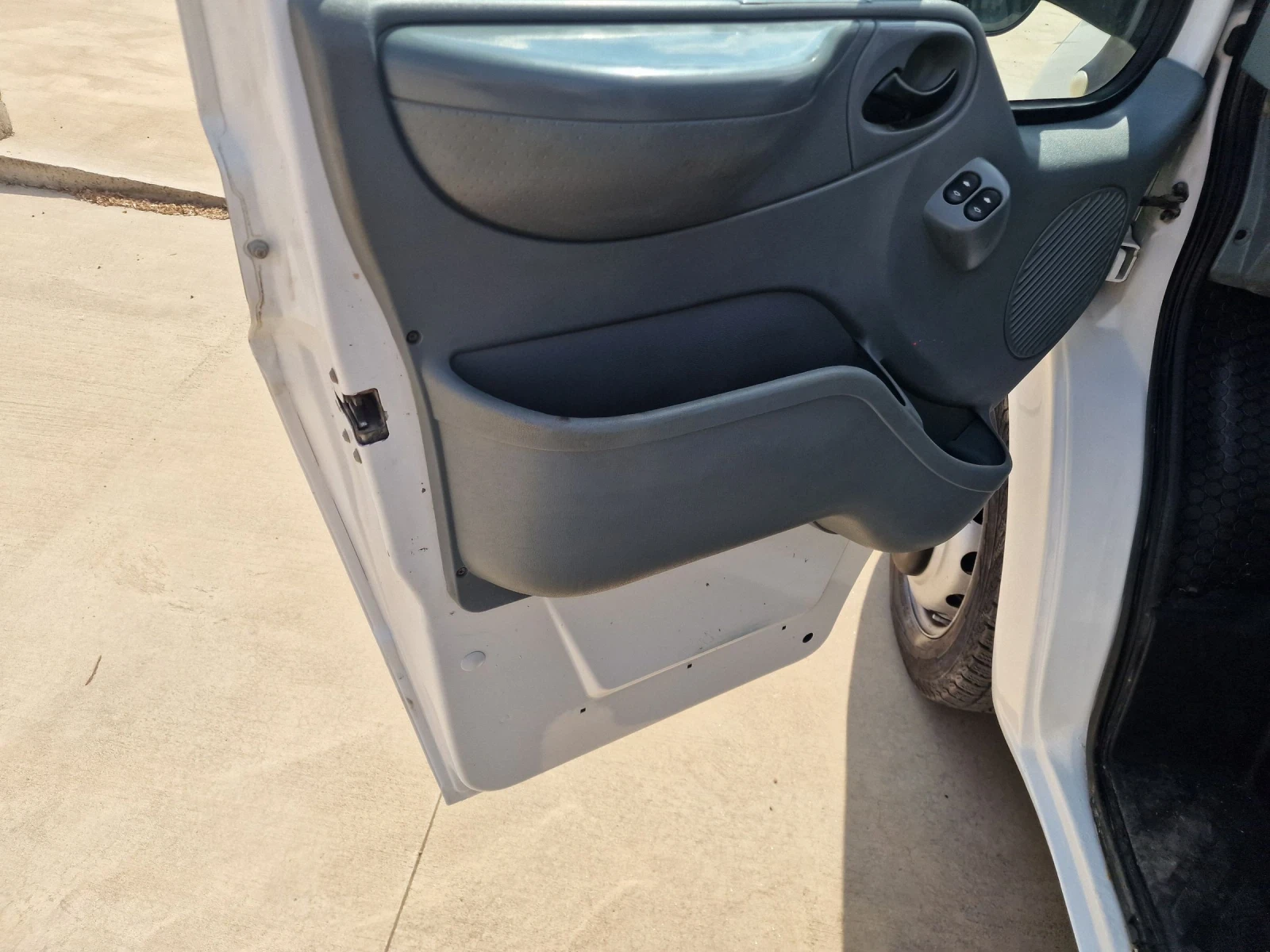 Ford Transit 2.4TDCI 6 места CH, снимка 13 - Бусове и автобуси - 53988193