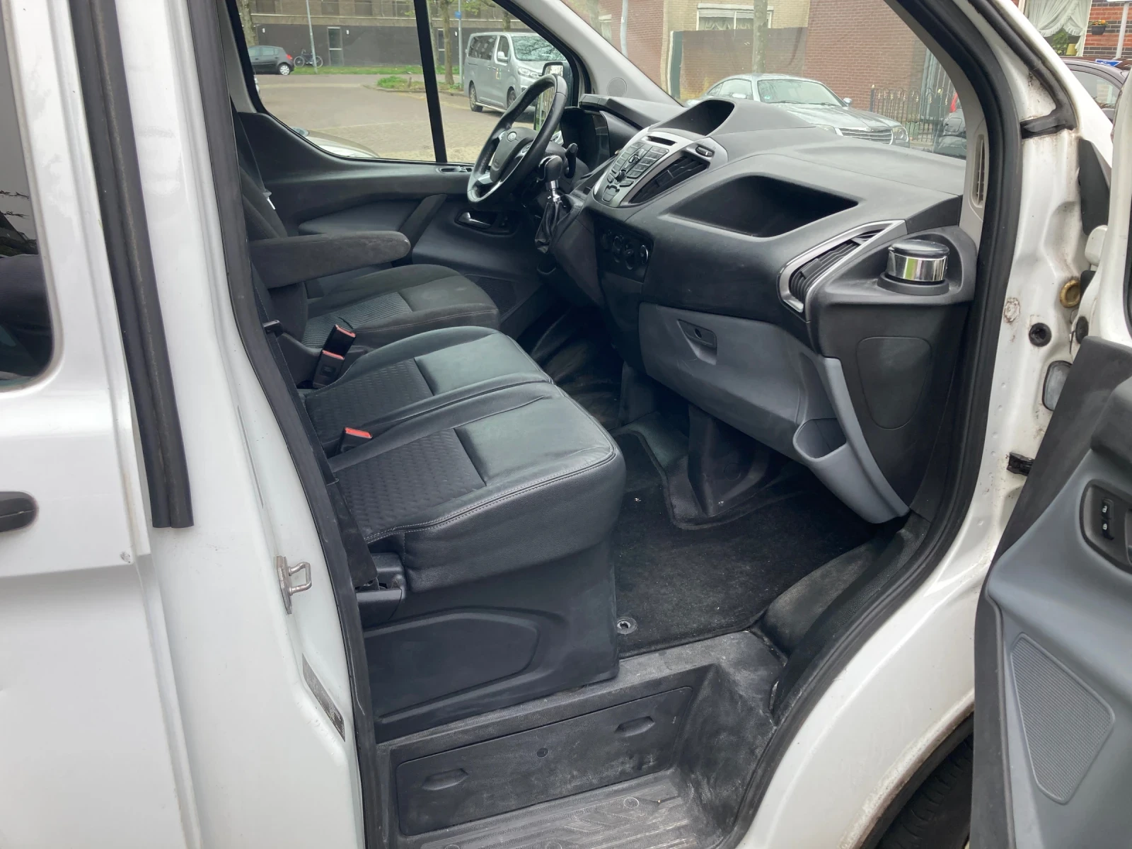 Ford Transit Custom, снимка 10 - Бусове и автобуси - 54297103