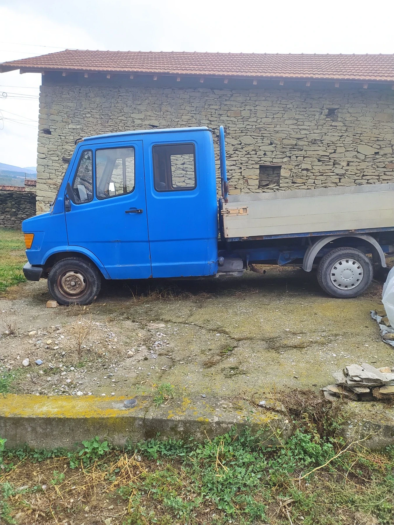 Mercedes-Benz 208 D | Mobile.bg � ����������� 2