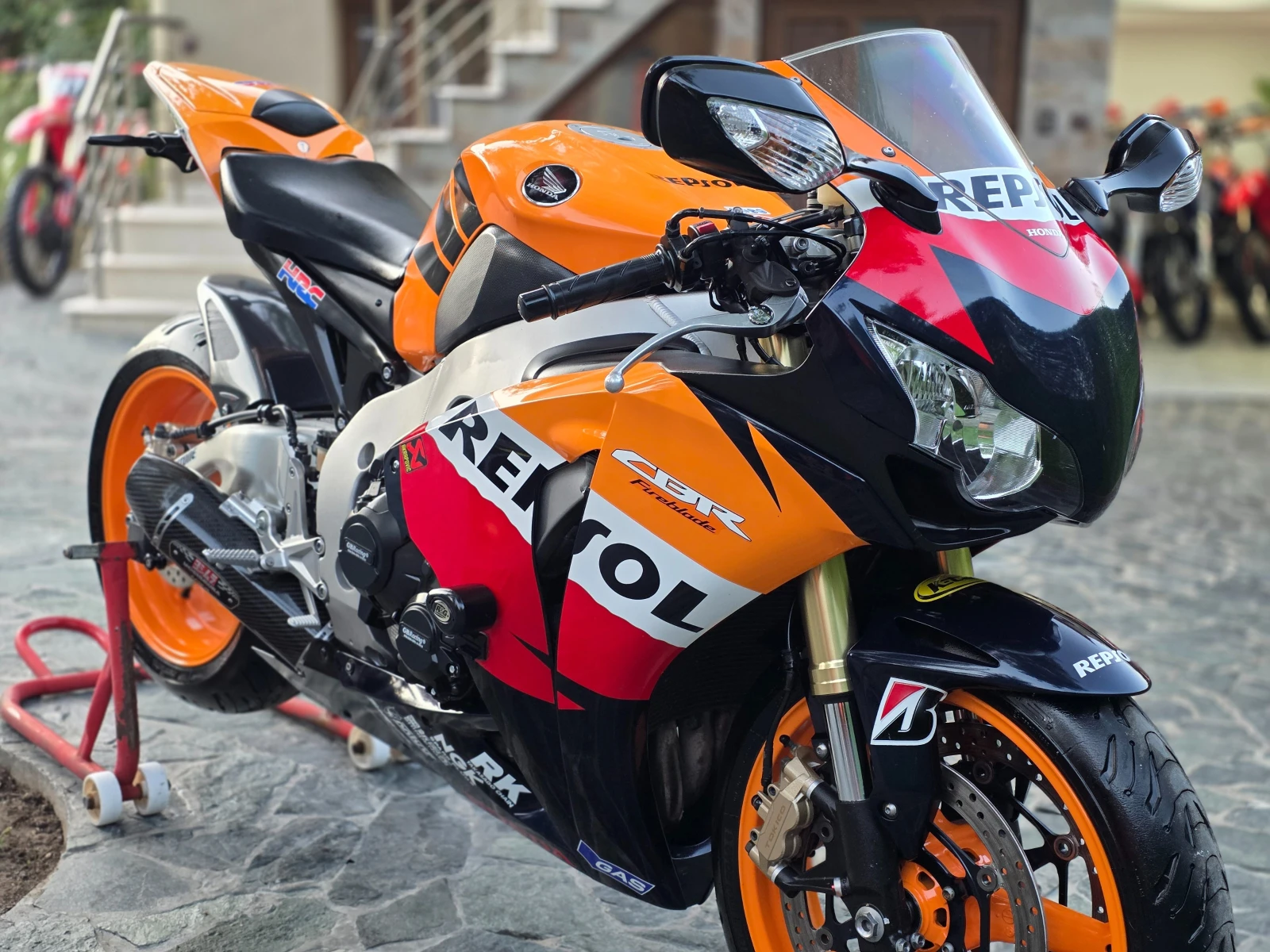 Honda Cbr 1000 ЛИЗИНГ REPSOL, снимка 2 - Мотоциклети и мототехника - 55647354