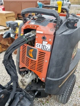 Багер Друга марка DITCH WITCH R300, снимка 4
