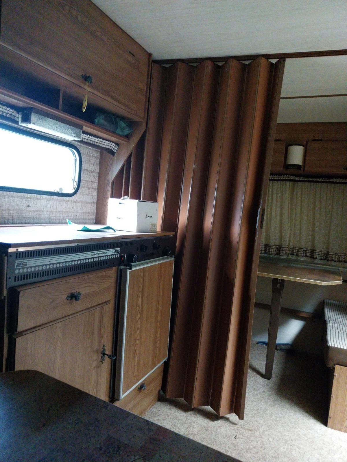 Каравана LMC MUSTERLAND 380 LUXUS, снимка 6 - Каравани и кемпери - 56045853