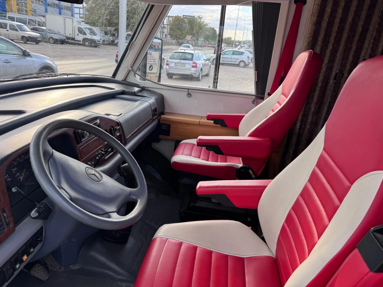 Кемпер Mercedes-Benz HYMER  3+ 1 , снимка 17 - Каравани и кемпери - 56184353