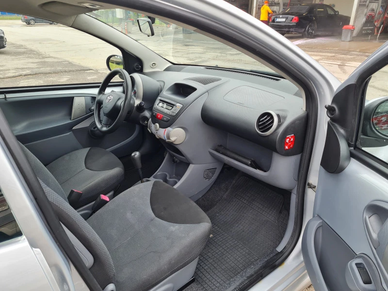 Toyota Aygo, снимка 9 - Автомобили и джипове - 47058664