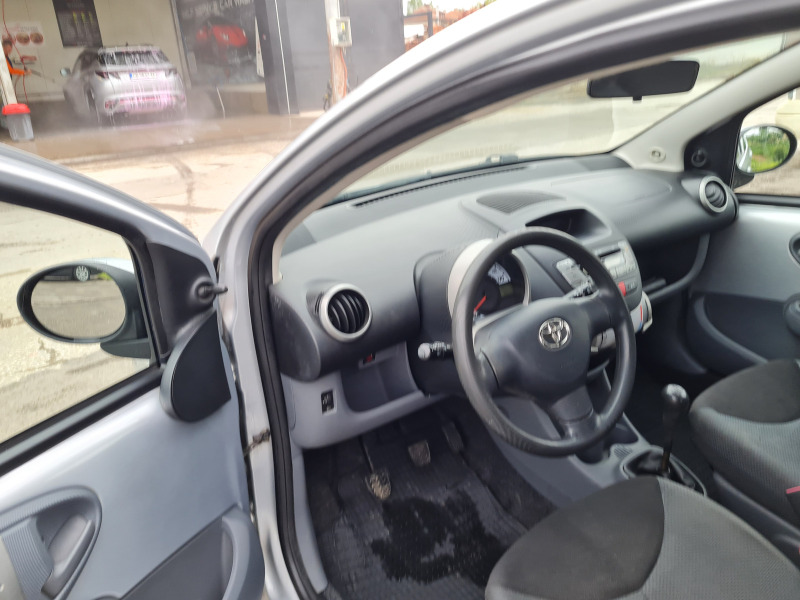 Toyota Aygo, снимка 4 - Автомобили и джипове - 46044464
