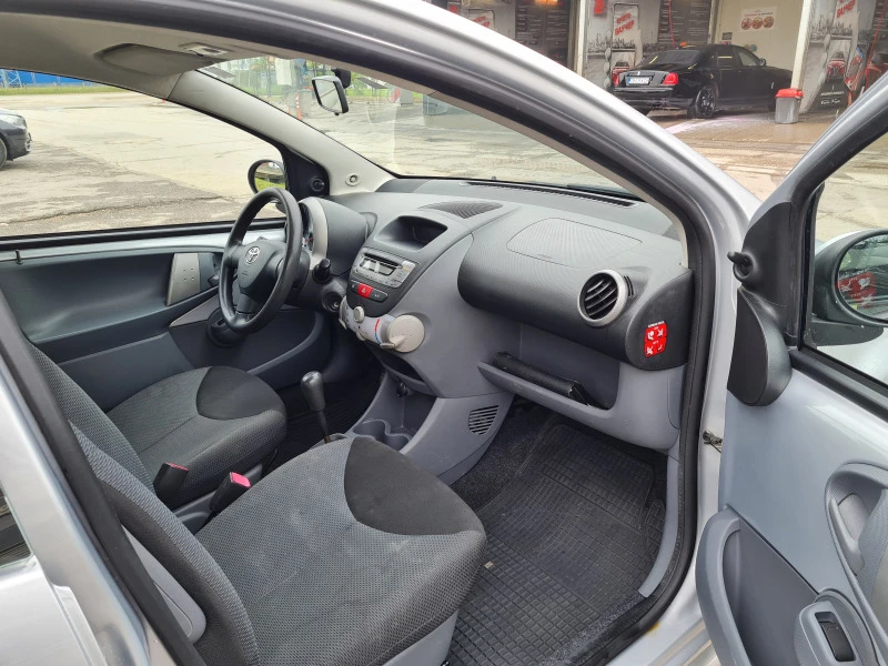 Toyota Aygo, снимка 17 - Автомобили и джипове - 47058664