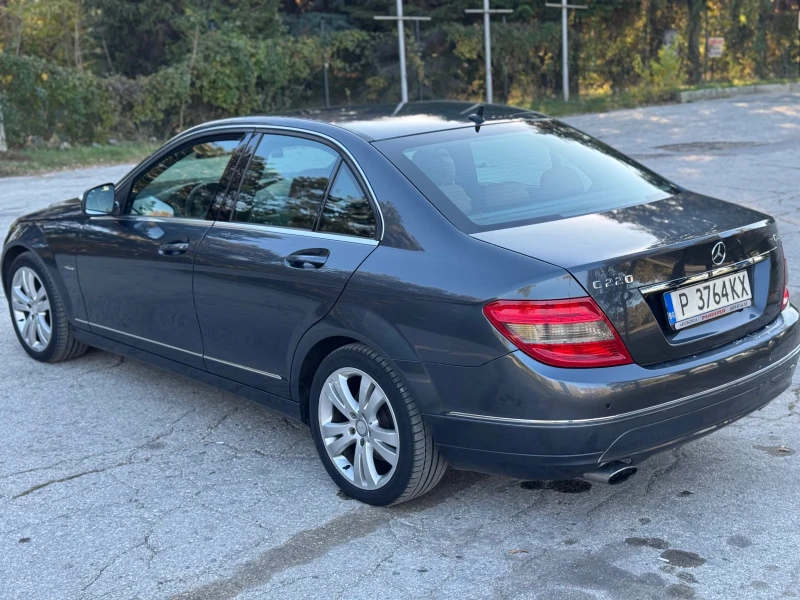 Mercedes-Benz C 220, снимка 4 - Автомобили и джипове - 47967192