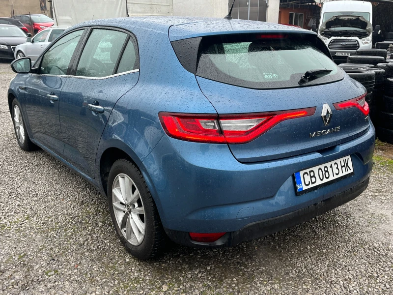 Renault Megane LED + Климатроник, снимка 4 - Автомобили и джипове - 47974682