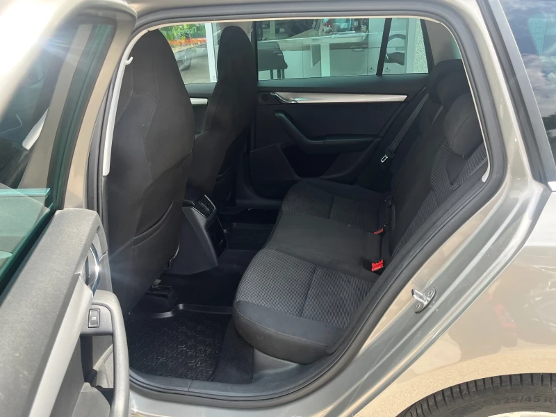 Skoda Octavia 1.4 TSI G-TEC, снимка 11 - Автомобили и джипове - 51418050