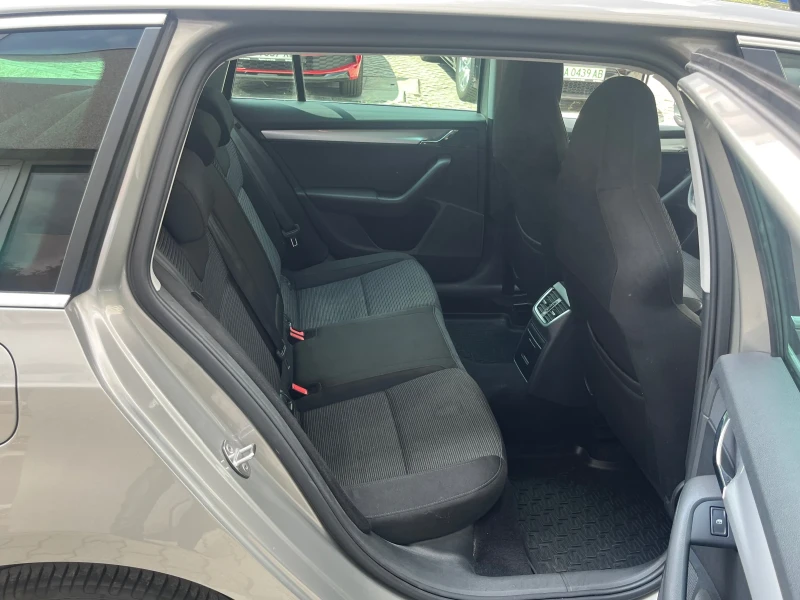 Skoda Octavia 1.4 TSI G-TEC, снимка 10 - Автомобили и джипове - 51418050