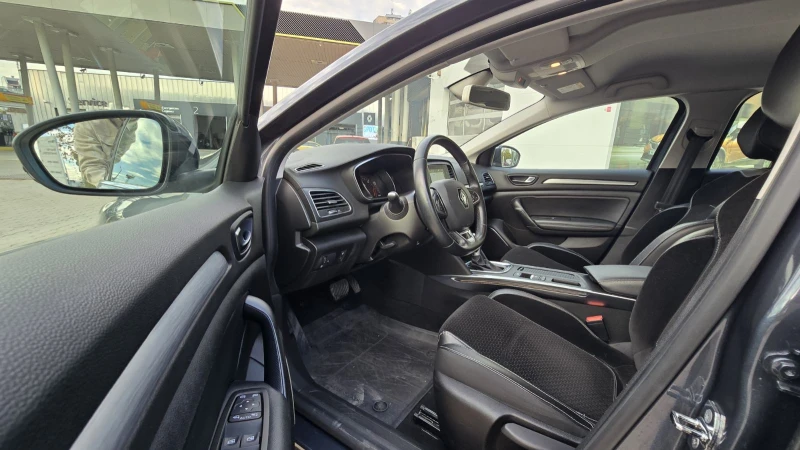 Renault Megane 1.5 DCI , снимка 12 - Автомобили и джипове - 52319827