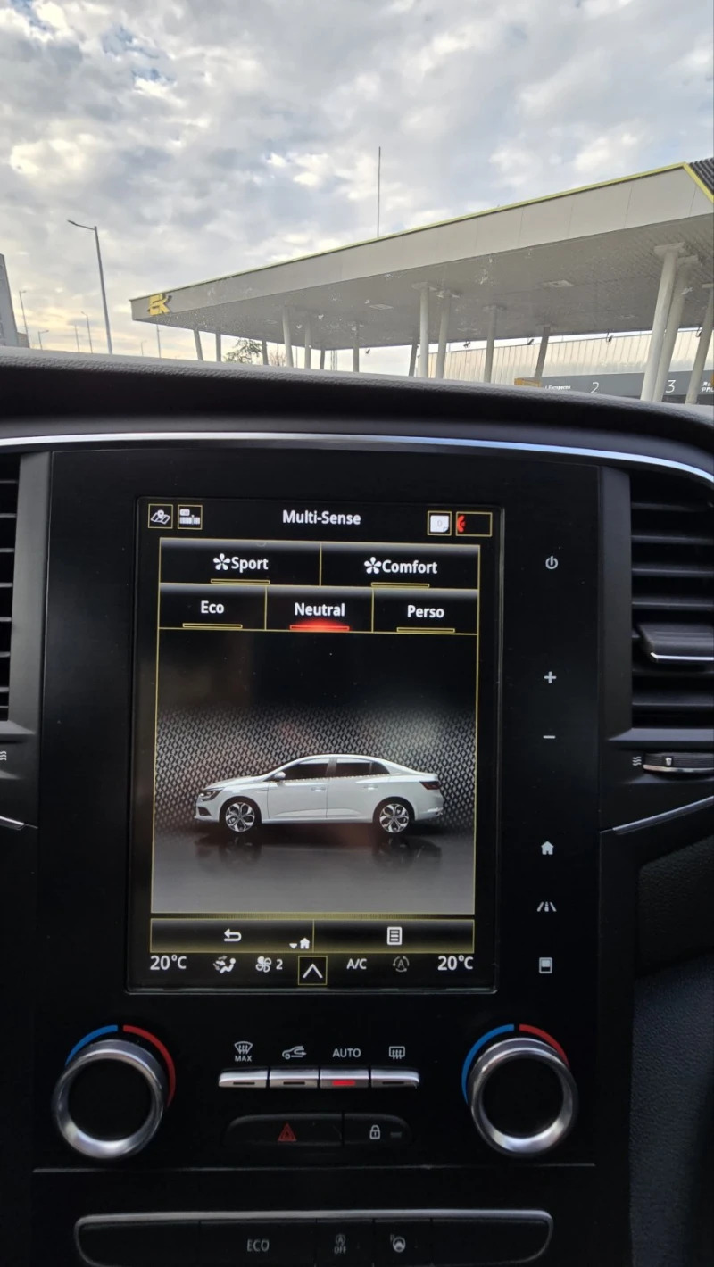 Renault Megane 1.5 DCI , снимка 11 - Автомобили и джипове - 52319827